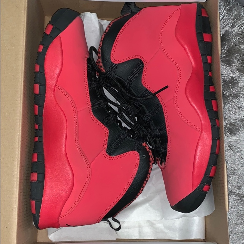Red Jordan 10’s
